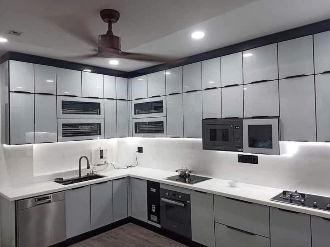 Công trình tủ bếp Inox cánh kính nhà Anh Hùng Hưng Yên