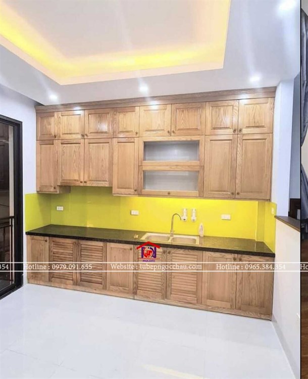 Kính ốp bếp màu kim sa vàng 