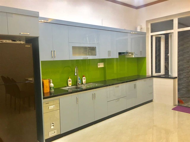 Kính ốp bếp màu xanh non