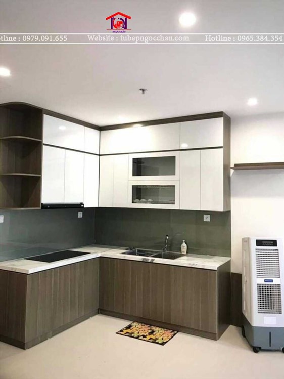 Kính ốp bếp màu ghi đậm