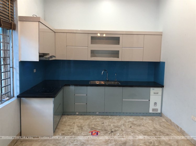 Kính ốp bếp màu xanh đậm