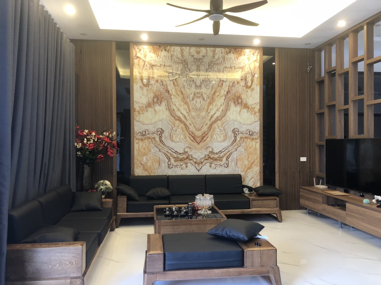 Tủ bếp inox 304 cánh kính chị Gấm, yên thường, gia lâm