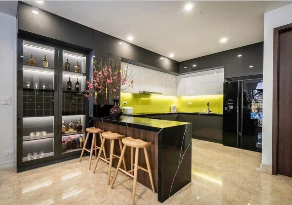 Tủ bếp nhựa Acrylic Anh Hùng -Đông Anh